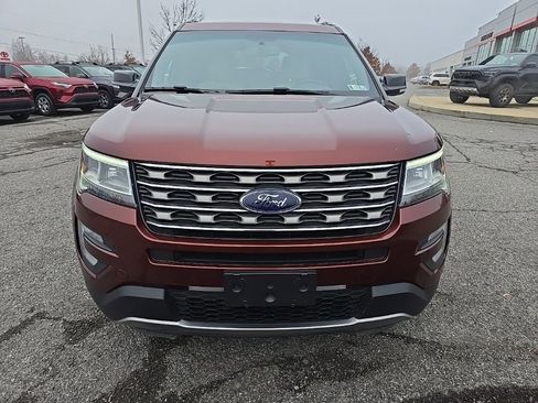 Used 2016 Ford Explorer XLT w/ Equipment Group 201A image 4
