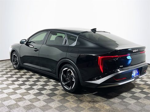 Used 2025 Kia K4 EX image 6