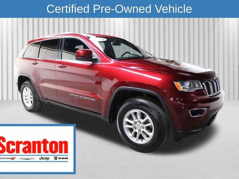 Used 2019 Jeep Grand Cherokee Laredo image 1