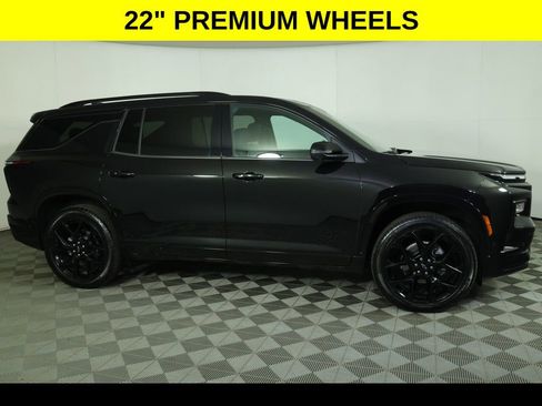 Used 2024 Chevrolet Traverse RS w/ LPO, Floor Liner Package AWD/4WD image 6
