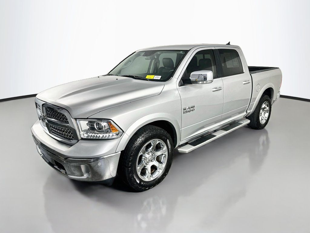 Used 2018 RAM 1500 Laramie w/ Convenience Group AWD/4WD image 3