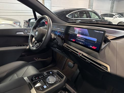 Used 2025 BMW iX xDrive50 w/ Premium Package image 34