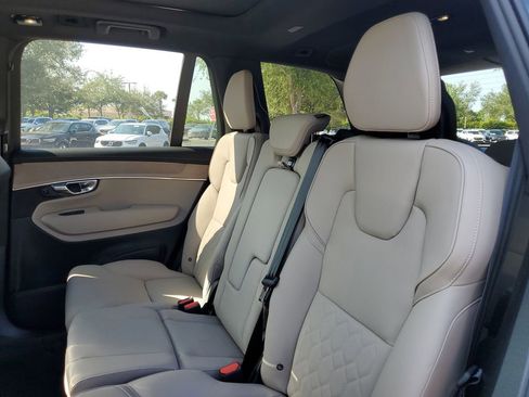 New 2025 Volvo XC90 B5 Plus w/ Protection Package Premier image 5