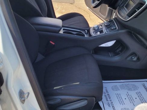 Used 2015 Chrysler 200 Limited w/ Convenience Group FWD image 12