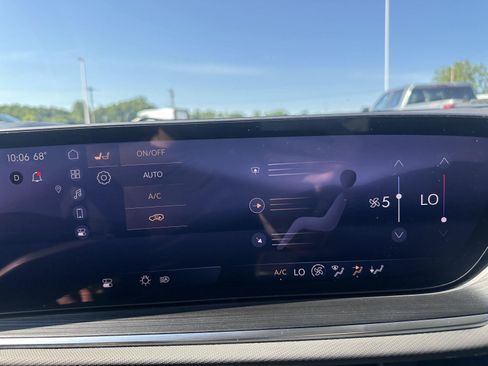 Used 2024 Buick Envision Preferred AWD/4WD image 27