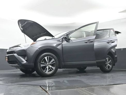 Used 2018 Toyota RAV4 XLE AWD/4WD image 45