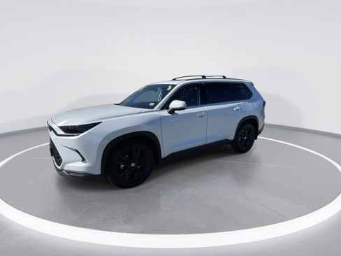 Used 2024 Toyota Grand Highlander Limited AWD/4WD image 8