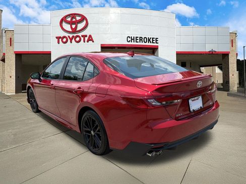 Used 2026 Toyota Camry SE FWD image 7