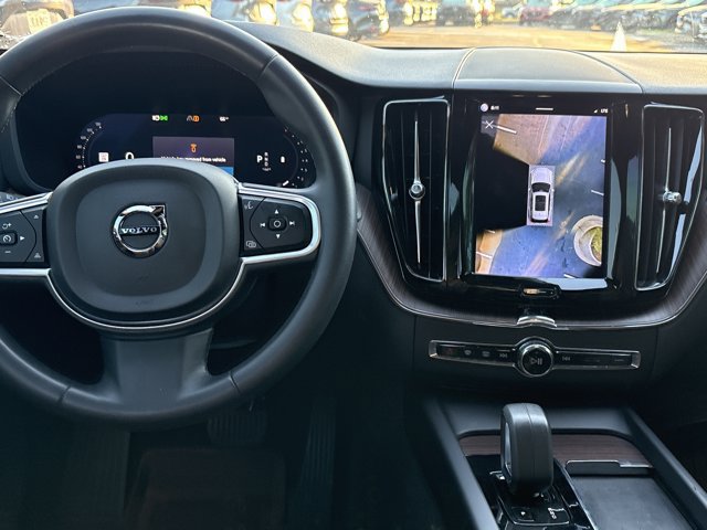 Used 2022 Volvo XC60 B5 Momentum FWD image 9