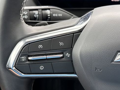 Used 2025 Chevrolet Traverse LT w/ Sun and Wheel Package image 23