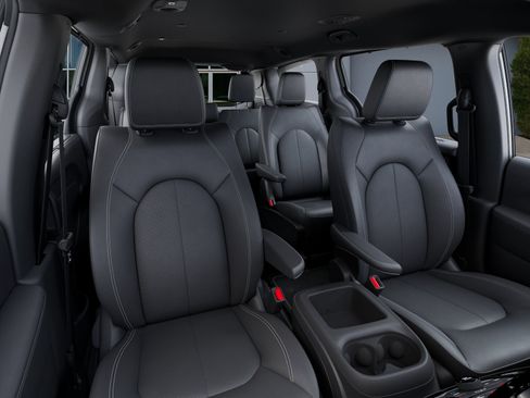New 2026 Chrysler Pacifica Select image 42