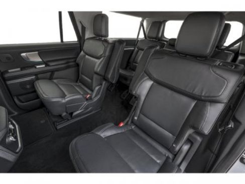 Used 2025 Ford Expedition Max Platinum AWD/4WD image 12