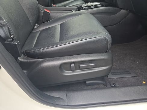 Used 2017 Honda Pilot Touring image 36