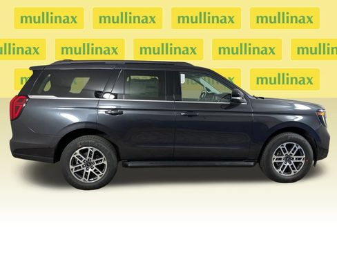 New 2026 Ford Expedition Active RWD image 2