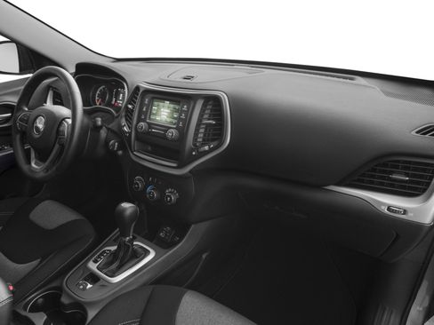 Used 2017 Jeep Cherokee Sport FWD image 10