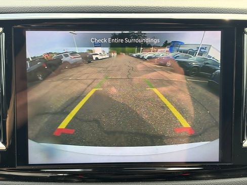 Used 2025 Chrysler Pacifica Select FWD image 36