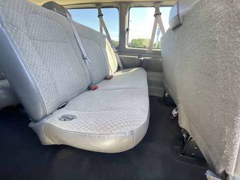 Used 2025 Chevrolet Express 3500 LT w/ LT Preferred Equipment Group RWD image 10