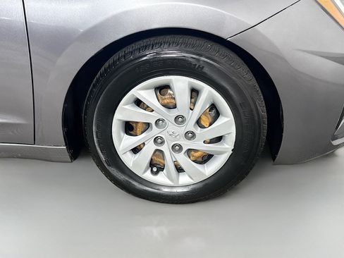 Used 2020 Hyundai Elantra SE w/ Cargo Package (C1) FWD image 31