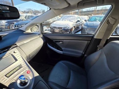 Used 2014 Toyota Prius Four image 13