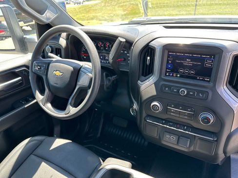 Used 2024 Chevrolet Silverado 2500 W/T w/ WT Convenience Package AWD/4WD image 42