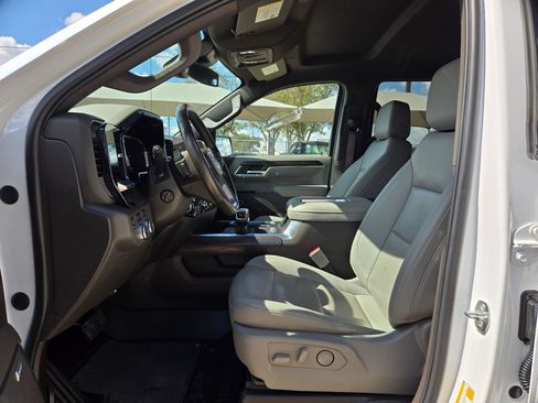 Used 2022 GMC Sierra 1500 SLT w/ SLT Premium Package image 9