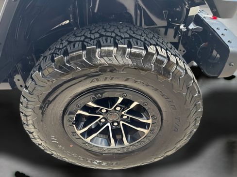 Used 2024 Jeep Wrangler Unlimited Rubicon AWD/4WD image 24