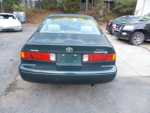 Used 2001 Toyota Camry CE image 2
