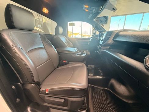 Used 2022 RAM 4500 Tradesman RWD image 17