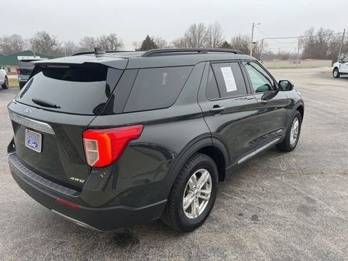 Used 2022 Ford Explorer XLT w/ Equipment Group 202A image 5