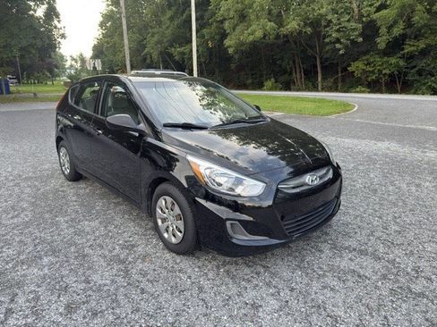 Used 2017 Hyundai Accent SE FWD image 3