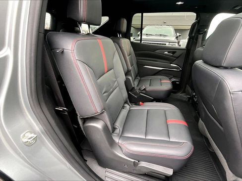 Certified 2024 Chevrolet Traverse RS w/ LPO, Floor Liner Package image 23