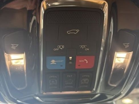 Used 2023 Jeep Grand Cherokee L Summit w/ Luxury Tech Group V RWD image 11