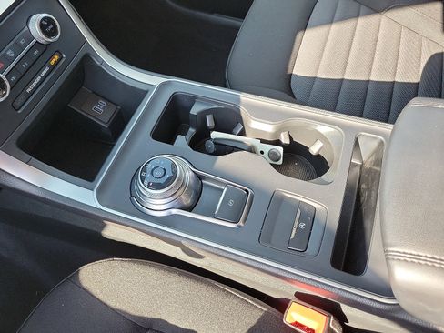 Certified 2024 Ford Edge SE w/ Black Appearance Package image 8