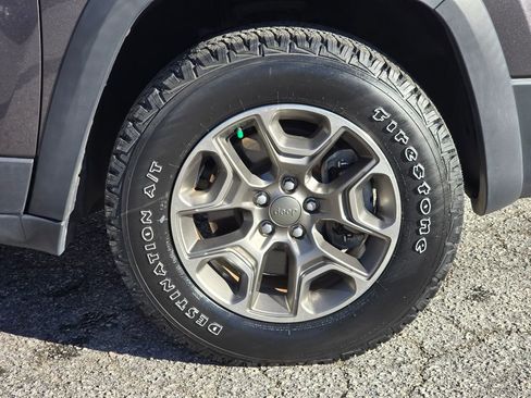 Used 2022 Jeep Cherokee Trailhawk w/ Trailer Tow Group image 20