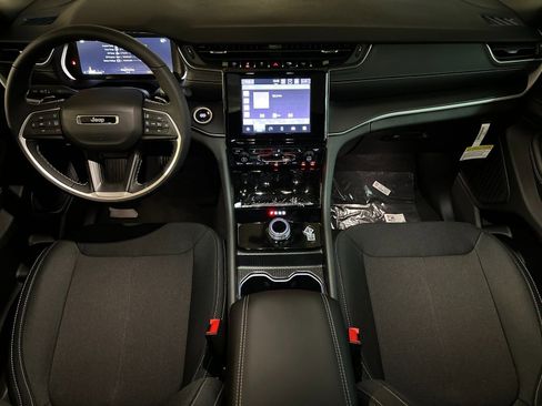 New 2025 Jeep Grand Cherokee L Laredo w/ Luxury Tech Group I image 12