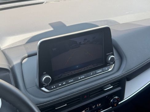 Used 2025 Nissan Rogue SV FWD image 25