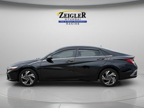 Certified 2024 Hyundai Elantra SEL w/ Convenience Package FWD image 4