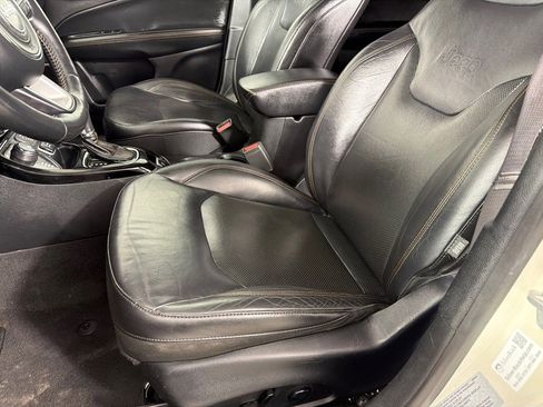 Used 2017 Jeep Compass Limited w/ Navigation Group AWD/4WD image 11