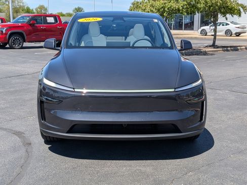 Used 2026 Tesla Model Y 2WD image 2