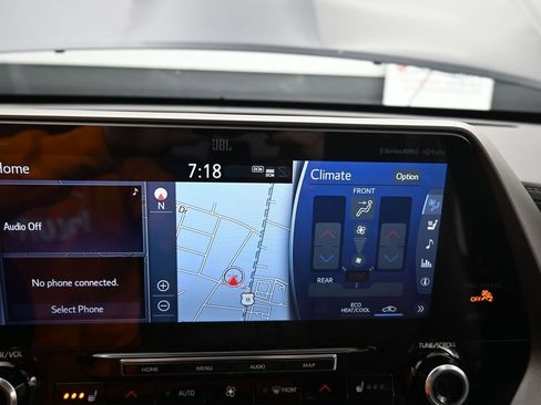 Used 2022 Toyota Highlander Limited image 24