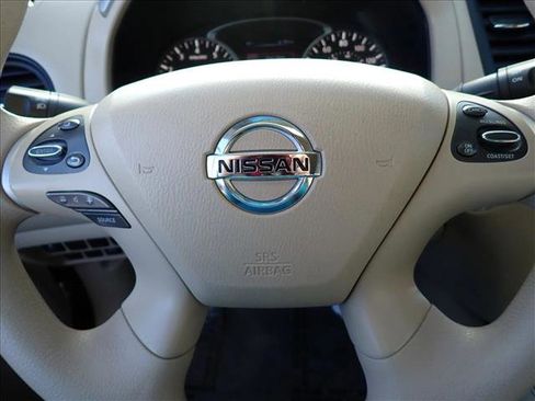 Used 2015 Nissan Pathfinder S image 14