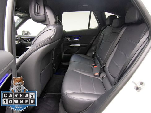 Used 2025 Mercedes-Benz GLC 300 4MATIC image 14