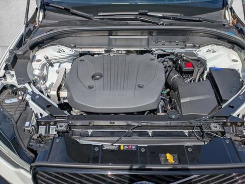 Certified 2026 Volvo XC60 B5 Ultra w/ Climate Package image 17
