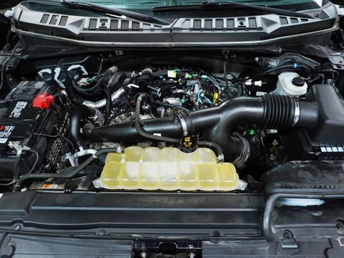 Used 2019 Ford F150 XLT w/ Equipment Group 302A Luxury AWD/4WD image 9