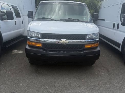Used 2019 Chevrolet Express 2500 w/ Driver Convenience Package RWD image 21