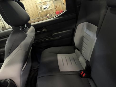 Used 2024 Toyota Tacoma TRD Off-Road image 33