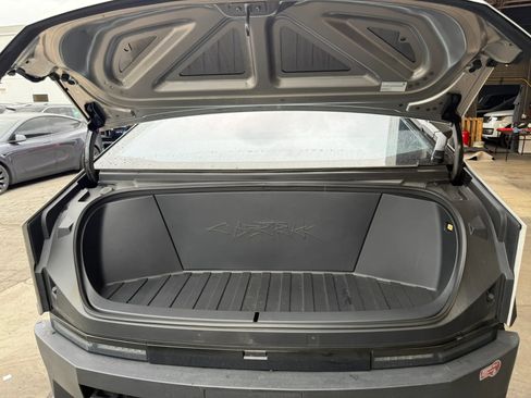 Used 2024 Tesla Cybertruck AWD Crew Cab image 17