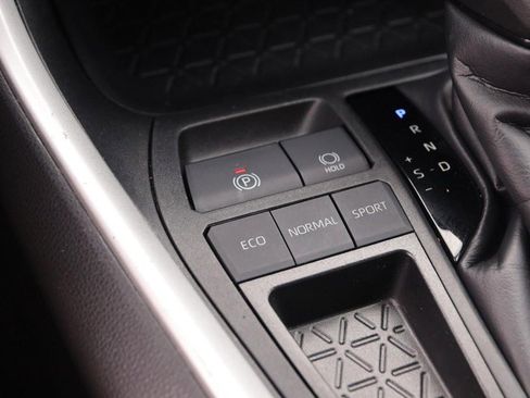 Used 2024 Toyota RAV4 LE FWD image 17