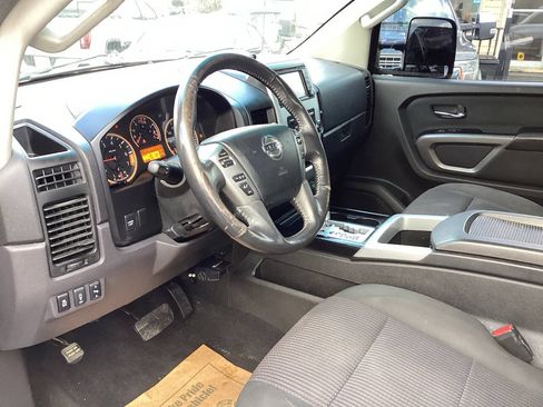 Used 2015 Nissan Titan PRO-4X AWD/4WD image 13