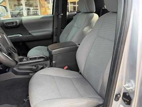 Used 2021 Toyota Tacoma SR image 9